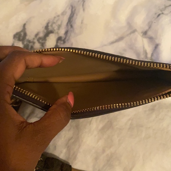 Michael Kors bag! - Picture 2 of 3